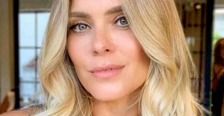 Carolina Dieckmann faz topless em foto no Instagram 