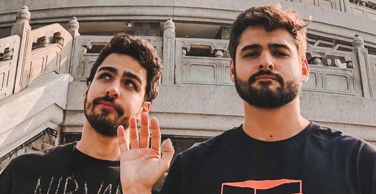 DJ tenta imitar foto de Alok, mas é atacado por macaco e vai parar no hospital; Entenda!