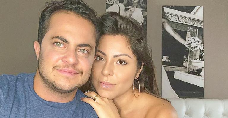Thammy Miranda faz viagem importante com a esposa: ”Embarco filho e só volto pai”