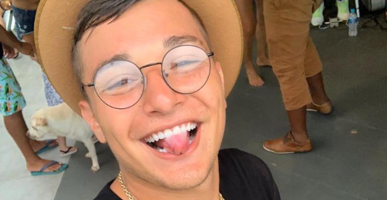 MC Gui assume namoro com bailarina, se declara com rap e diz: ”Às vezes me arrependo de mostrar”
