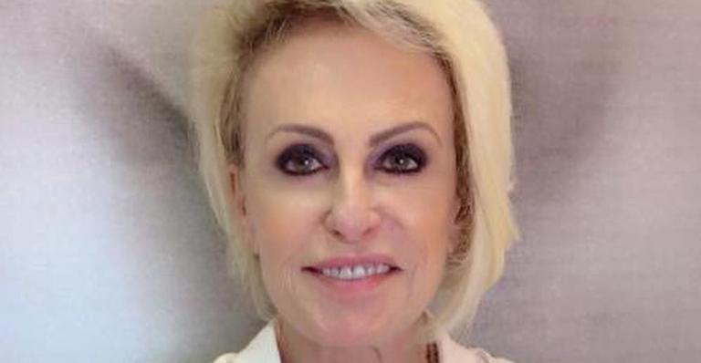 Ana Maria Braga não aguenta emoção e vai às lágrimas ao vivo: ”Sou a boba da manhã”