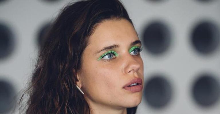 Bruna Linzmeyer é criticada após publicar foto nua: ”Quer se aparecer’’ 