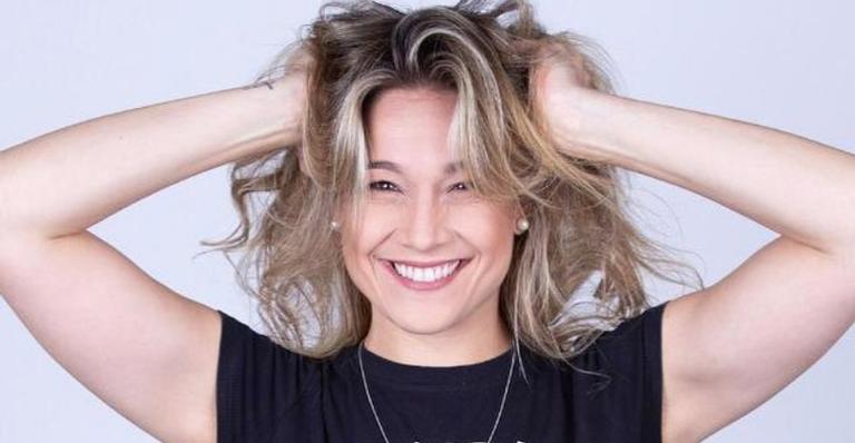 Sandy invade palco de espetáculo e deixa Fernanda Gentil de queixo caído