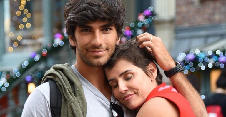 Deborah Secco se derrete pelo marido, Hugo Moura, e seguidores aprovam: ”Ele arrasou”
