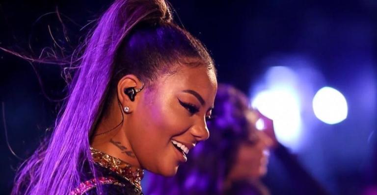Ludmilla comemora 24 anos com festa do pijama; Veja os looks sexys da noite