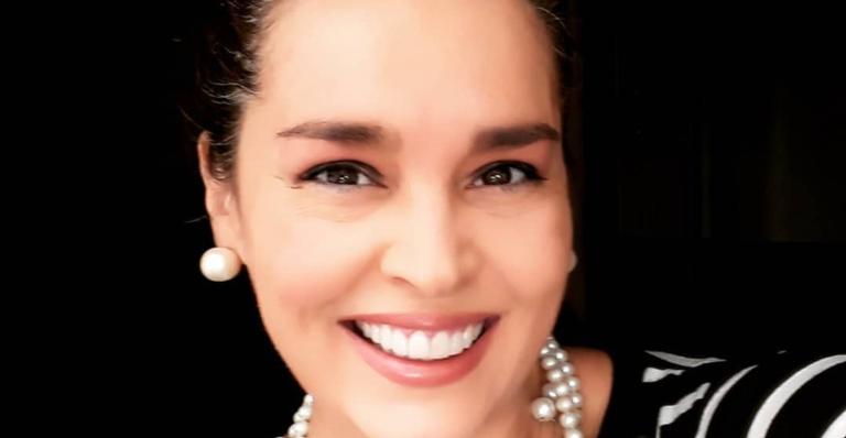 Suzy Rêgo fica aos prantos ao reencontrar pai: ”Que presente!”