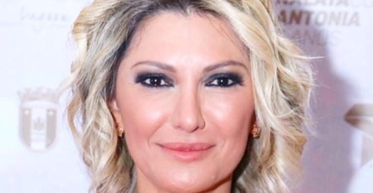 Antônia Fontenelle posa ao lado de Henrique Fogaça e mão na perna intriga seguidores