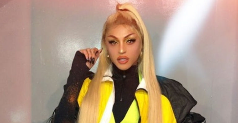 Pabllo Vittar sensualiza de fio dental e fãs comentam: ”Gostosa’’ 