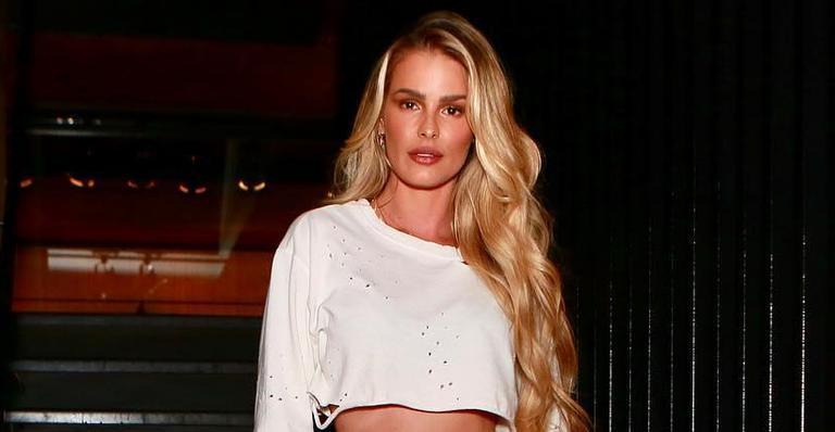 Yasmin Brunet passa sufoco e convence mãe a descer de avião: ”Achei que fosse morrer”