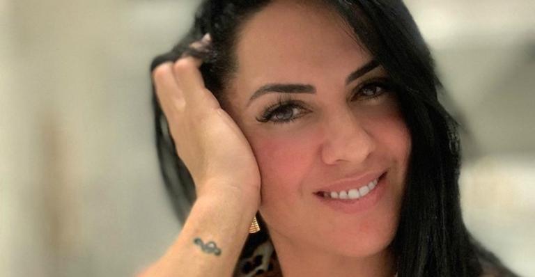 Graciele Lacerda posa de baby doll e arranca elogios da web: ”Meiga”