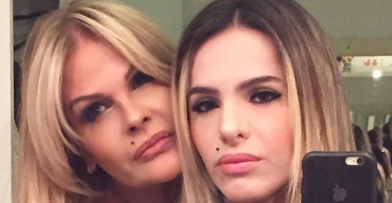 Monique Evans desabafa sobre preconceito contra seu namoro: ”Amor não escolhe sexo”