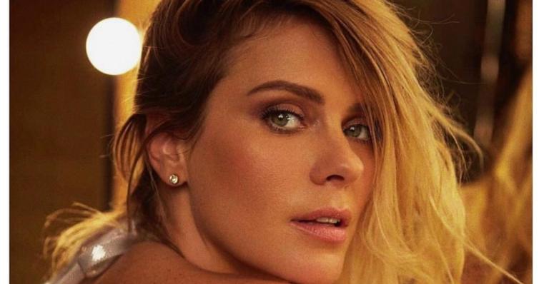 Carolina Dieckmann celebra 12 anos de casamento com foto romântica: ”Infinito”