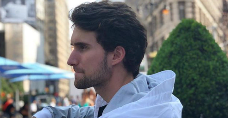 Filho gato de Adriana Esteves rouba a cena nas redes sociais