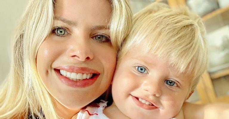 Karina Bacchi faz declaração emocionante ao filho: ”Nada se compara”