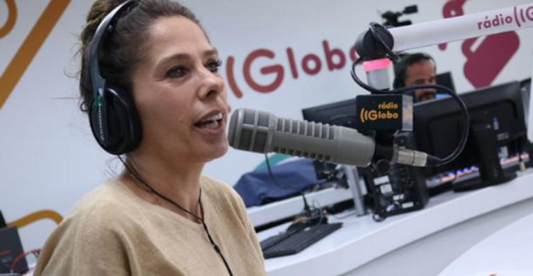 Adriane Galisteu se emociona ao falar da morte precoce do irmão