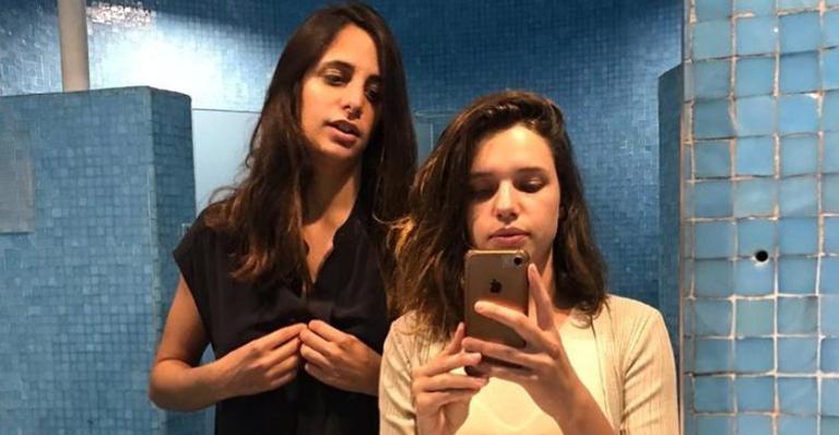 Bruna Linzmeyer curte jogo de futebol feminino com a namorada: ”Respeita”