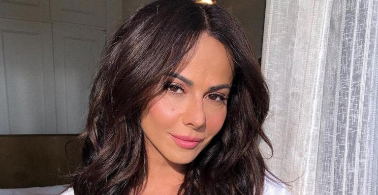 De body cavado em cima e em baixo, Viviane Araújo quase mata fãs do coração; veja clique