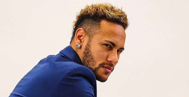 Neymar posa de cowboy e diverte seguidores: ”Meu nome é Bradley Cooper”