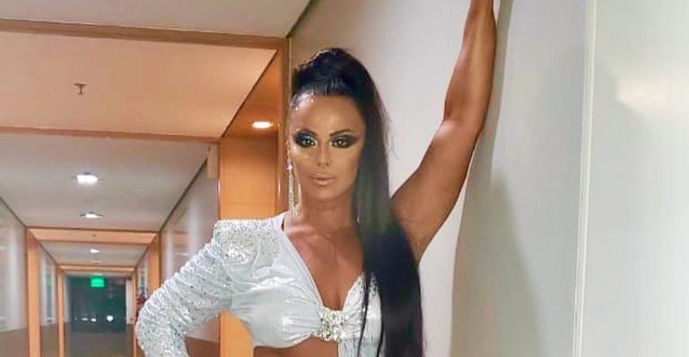 Após festança de despedida, Viviane Araújo se mata na academia para manter o corpão: ”Bora”