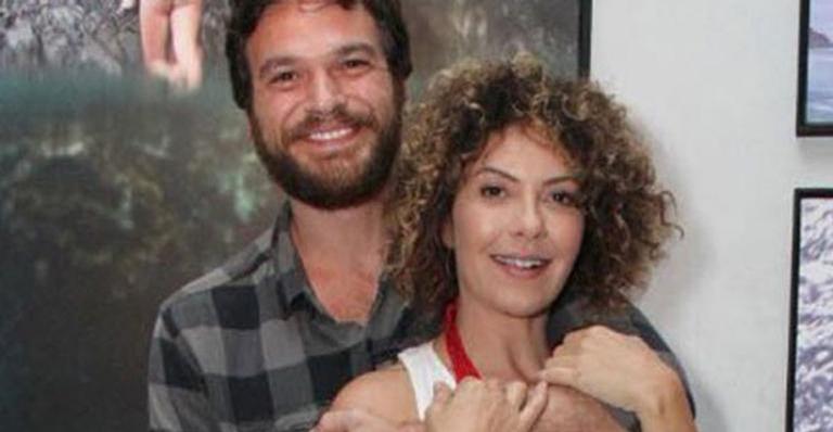 Em clique raro, Fabíula Nascimento aparece junto a Emilio Dantas