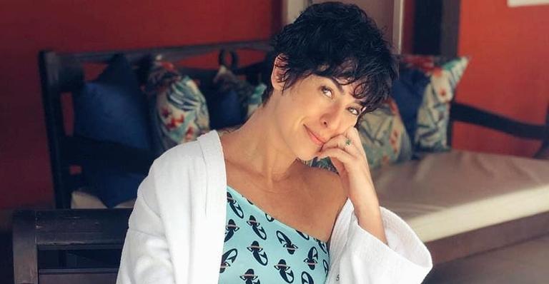 Fernanda Paes Leme posa só de calcinha e explica post: ”Gata”
