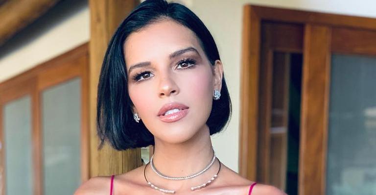 Mariana Rios recebe flores e erro gera dúvida: ”Quem mandou?”