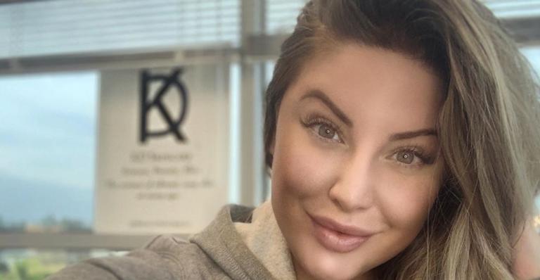 Modelo plus size quebra a internet com foto seminua