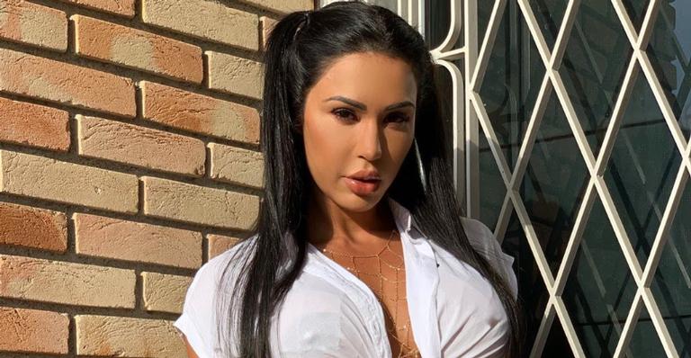 Gracyanne Barbosa faz topless na beira da piscina e deixa fãs de queixo caído: ”Top”