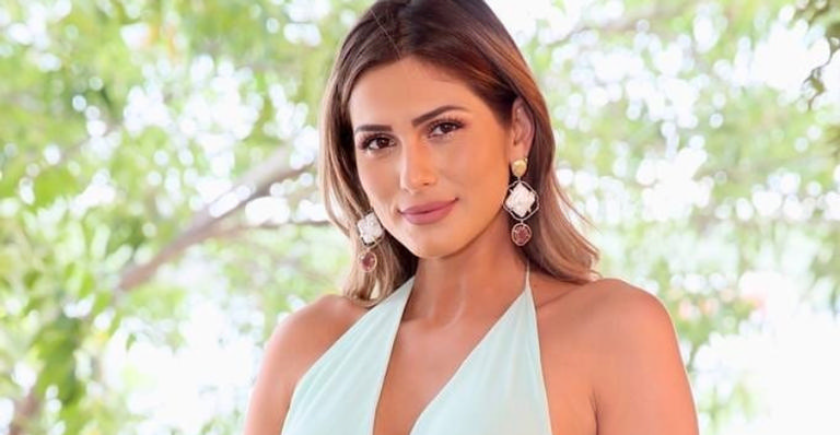 Lívia Andrade esclarece ausência do marido em casamento e comenta intimidade com Anitta: ‘Peguei mesmo’ 