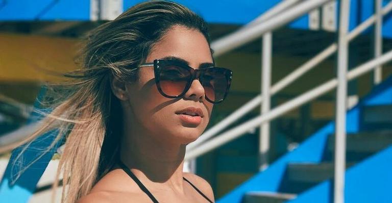 Com biquíni de R$ 1,5 mil, Lexa empina bumbum em Miami e leva fãs ao delírio