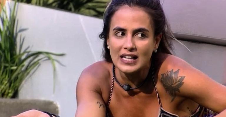 Carol Peixinho é vista agarrada com ator e ex de apresentadora nos EUA