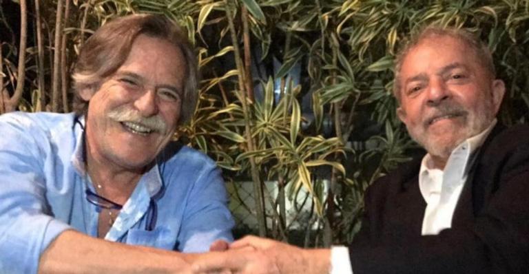 Após Lula, José de Abreu assume namoro aos 76 anos com colega bem mais nova