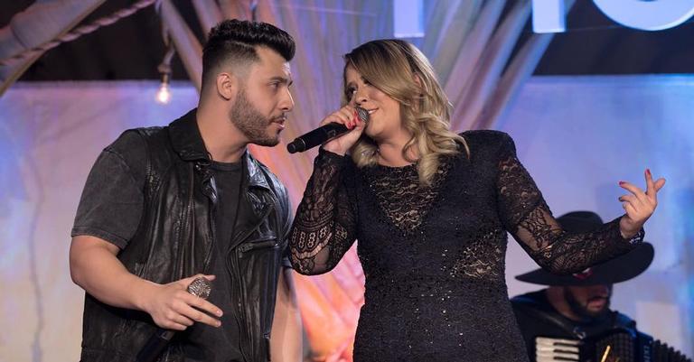 Reação de Marília Mendonça, após anunciar gravidez, faz fãs morrerem de amor na web