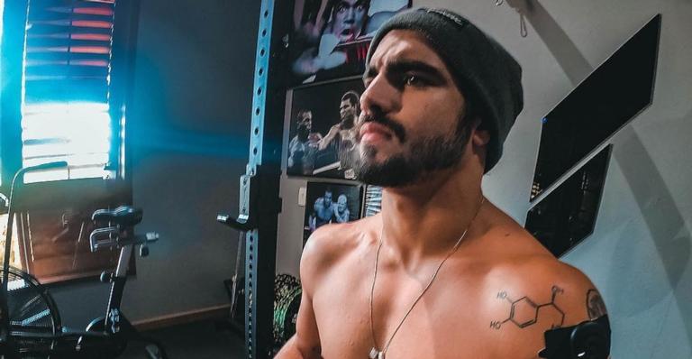 Caio Castro é processado em R$ 15 mil após sorteio irregular nas redes sociais, diz jornal