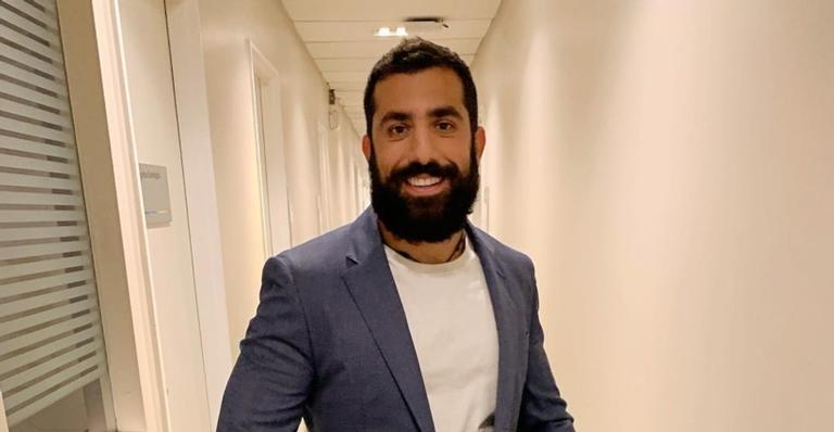 Kaysar Dadour muda detalhe e aparece irreconhecível: ”Argentino”