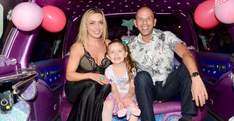 Após ficar milionário, Rafael Ilha dá festão para a filha em São Paulo