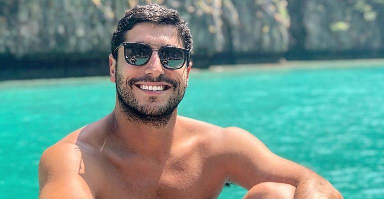 Thiago Magalhães manda indireta para Anitta e Pedro Scooby: ”Entendeu tudo”