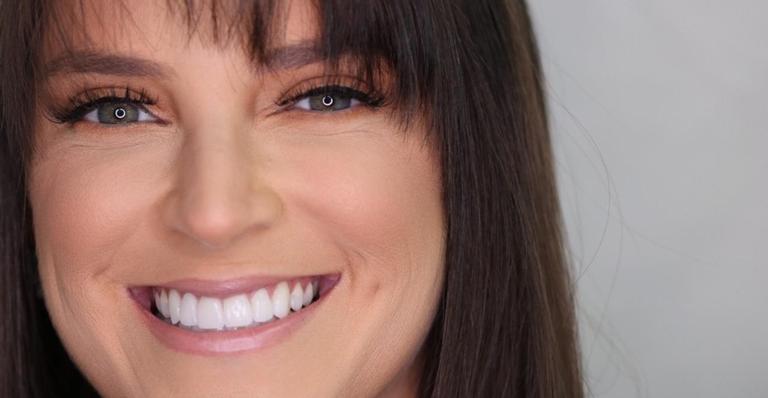 Saiba quanto custa para conquistar o sorriso perfeito das celebridades com lentes de contato dentais