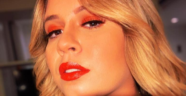 Marília Mendonça aposta em decote no limite e deixa fãs boquiabertos: ”Babei aqui”