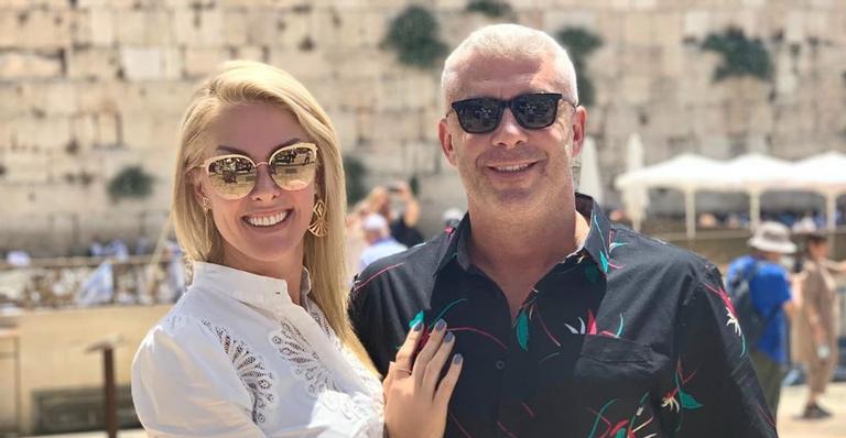 Casada há 21 anos, Ana Hickmann se declara para o marido e confessa: ”Eu já sabia”