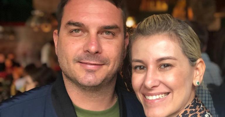 Flávio Bolsonaro faz rara homenagem à mulher no Dia dos Namorados: ”Agradeço à Deus todos os dias”
