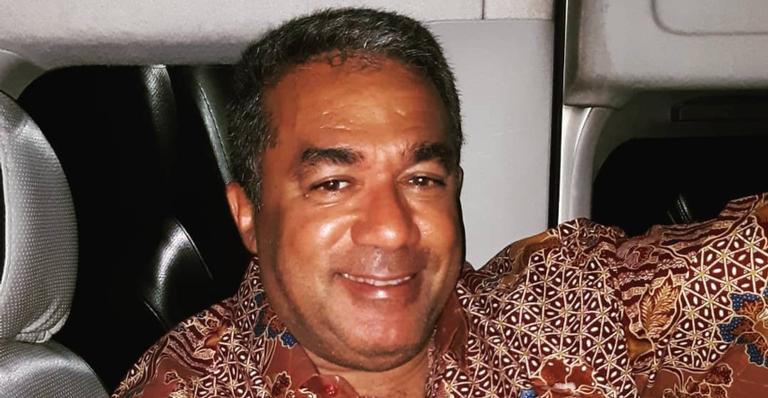 Pai de Anitta tira sarro da vida amorosa da filha: ”Quando a gente se acostuma com o personagem, ele cai”