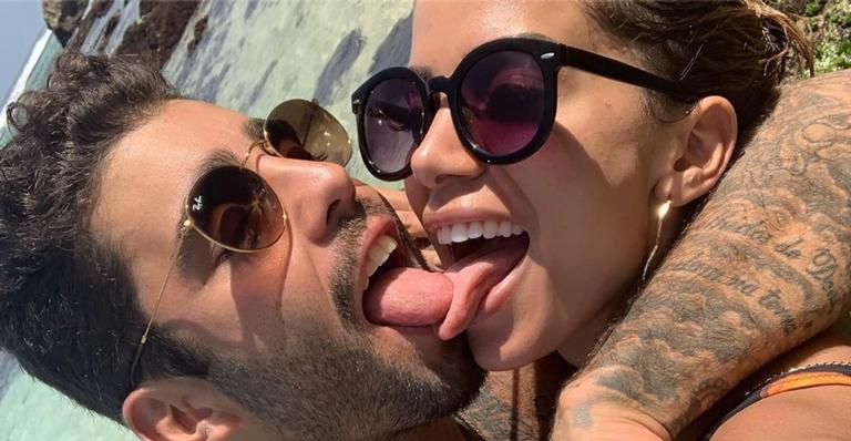 Após Luana Piovani falar de ex, Anitta faz declaração de amor à Pedro Scooby e quebra a web