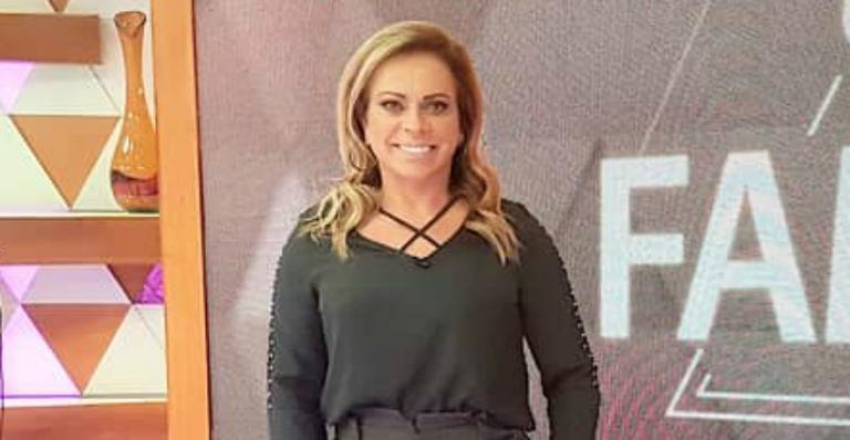 Christina Rocha exibe filha gata em clique raro e fã aponta: ”Gatinha sua filha, hein?”