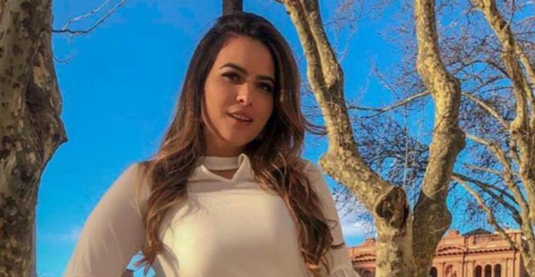 Geisy Arruda provoca seguidores com vestido curtinho e decote no limite: ”Cada vez mais sexy”
