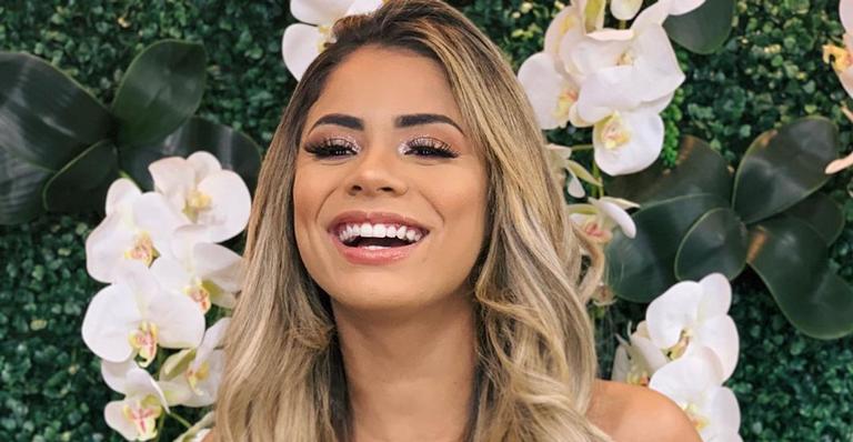 Lexa leva funcionários para parque de diversões e fãs brincam: ”Me contrata”