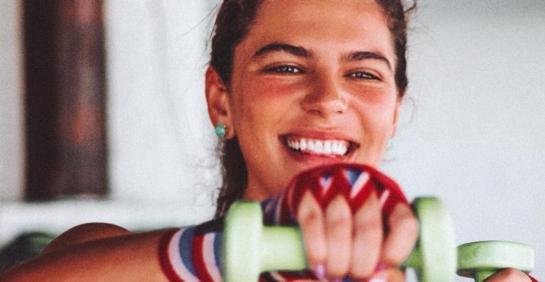 Virou uma onça! Acusada de gordofobia, Mariana Goldfarb rebate críticas e dispara: ”Vão estudar!”