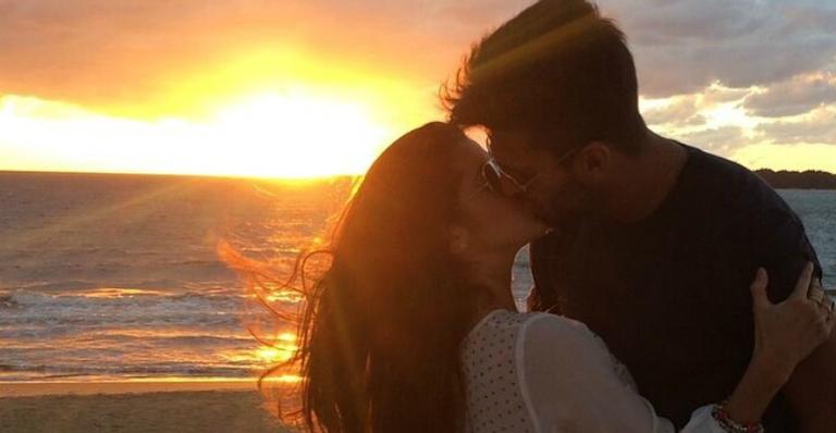 Esposa gata do goleiro Alisson emociona fãs com foto do filho recém-nascido: ”Amor multiplicou”
