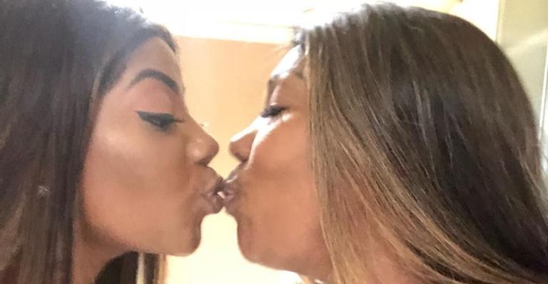 Mãe de Ludmilla assume namoro com o segurança da filha e declara: ”Estamos juntos”
