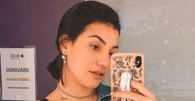 Gabi Prado toma banho com companhia especial e registra: ”Momento preferido”